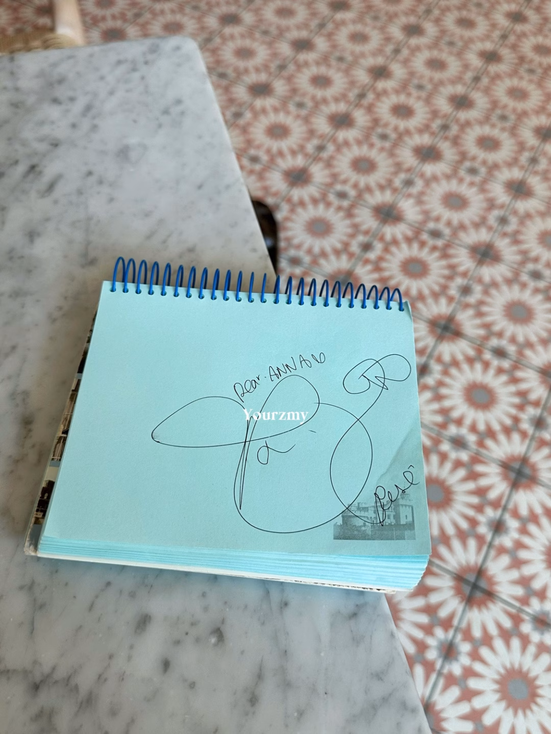 Rosé thân thiện với fan gtnxd5ibyaahavn.jpg