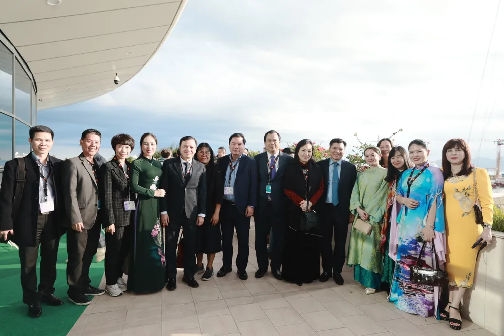 Đoàn đại diện cho điện ảnh Việt xuất hiện tại LHP Cannes2025 Đoàn đại diện cho điện ảnh Việt xuất hiện tại LHP Cannes2025