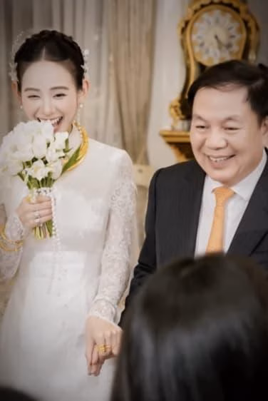 Hương Liên và chồng