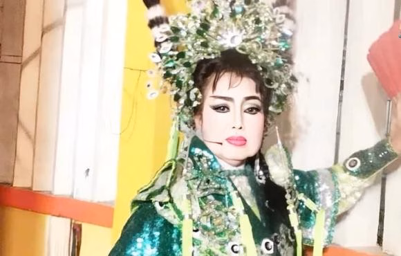 Nữ nghệ sĩ xúc động khi có được chỗ ở tử tế Nữ nghệ sĩ xúc động khi có được chỗ ở tử tế