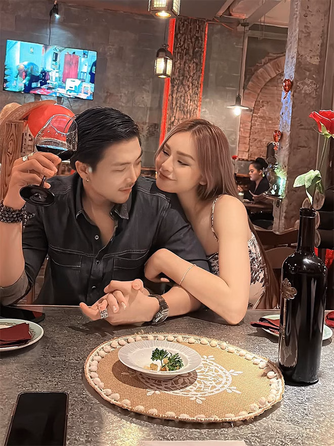Cặp đôi Lê Thu Trang và Quang Sơn Lê Thu Trang và Quang Sơn