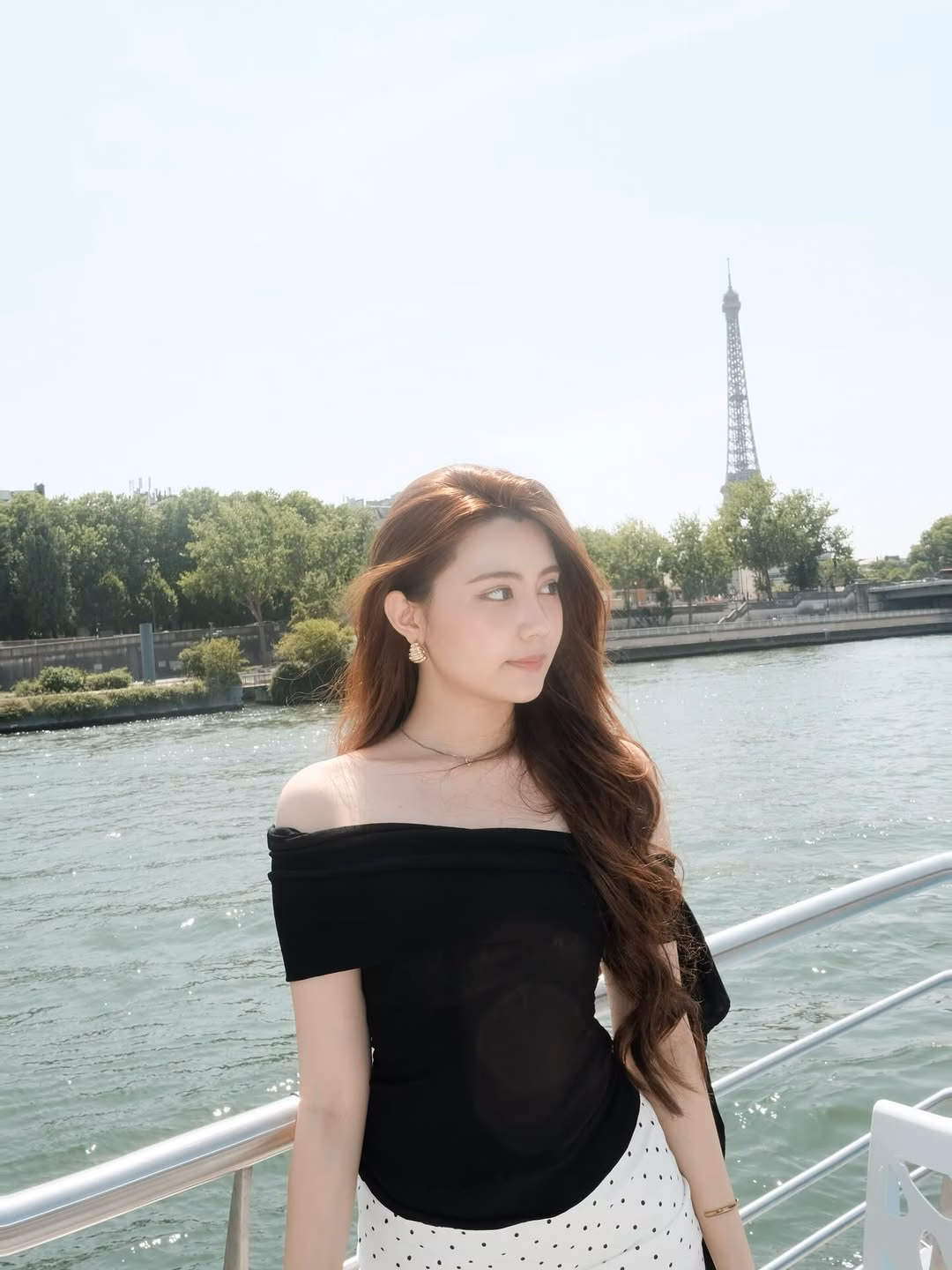 Ngắm tủ đồ cuả 2 ái nữ nhà Quyền Linh: Cô chị là 