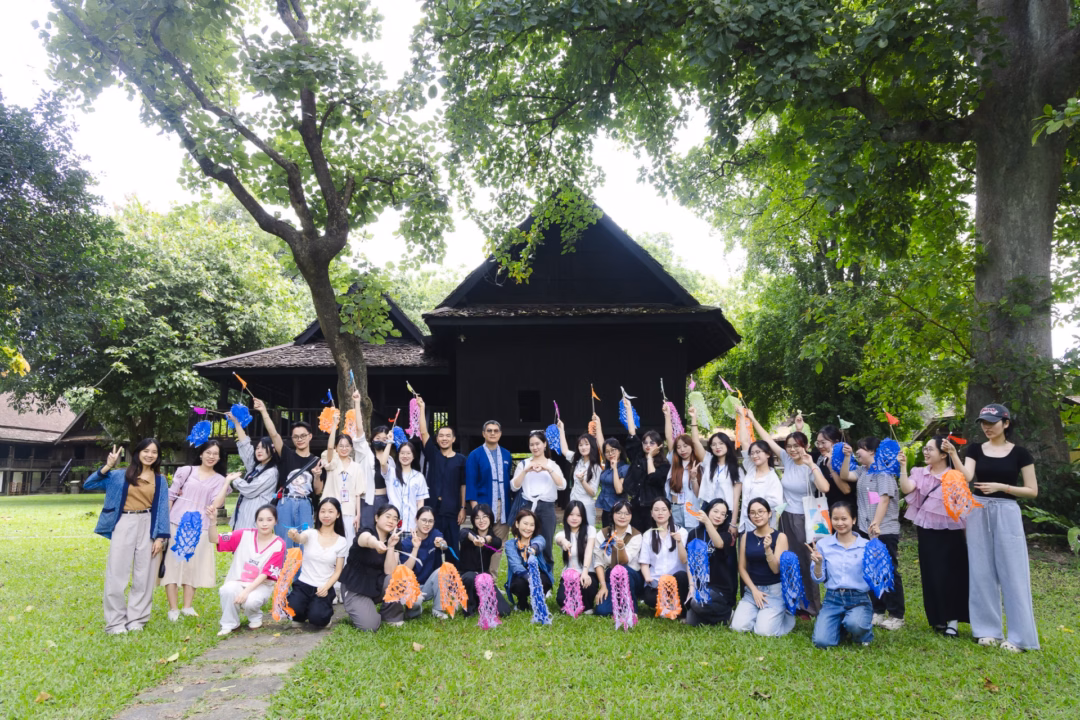 Sinh viên Việt Nam giao lưu học thuật tại Thái Lan