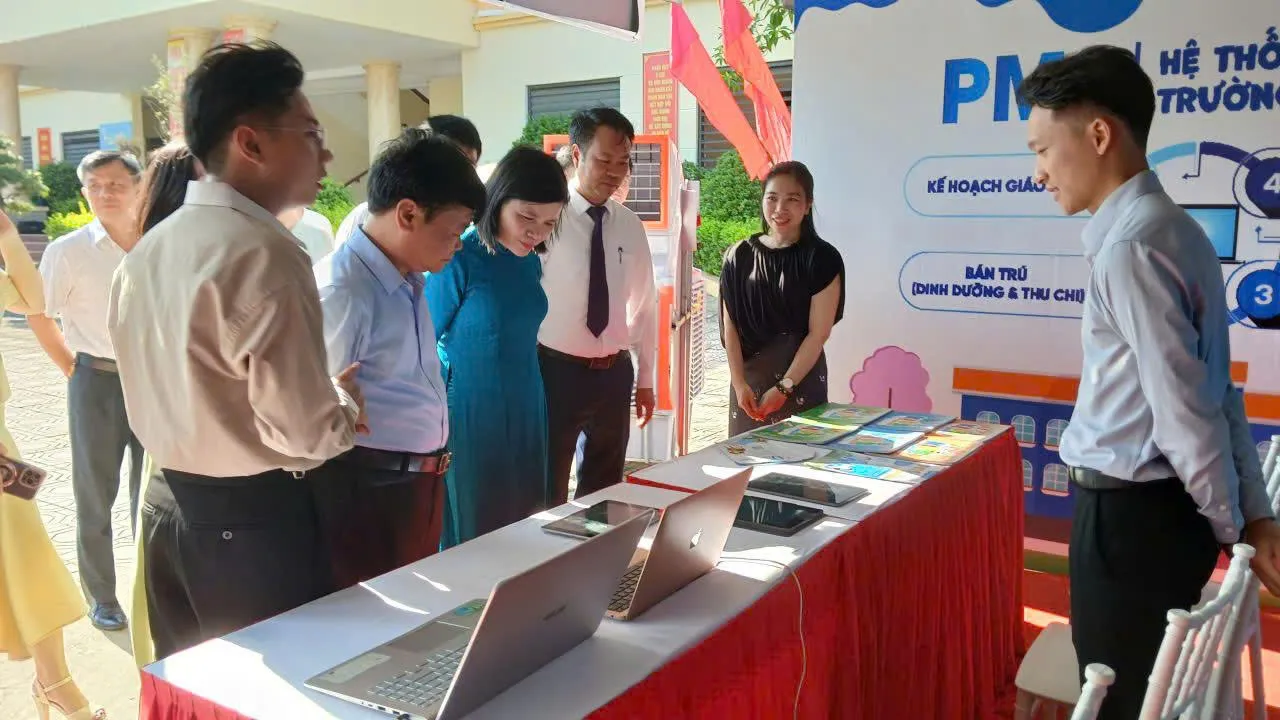 Hà Nội: Phát động Phong trào ‘Bình dân học vụ số’ để nâng cao kỹ năng chuyển đổi số Hình ảnh 3