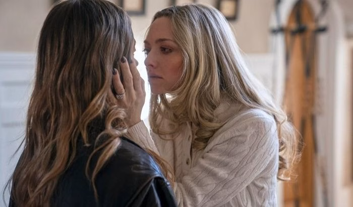 Cảnh n&oacute;ng trong C&ocirc; hầu g&aacute;i