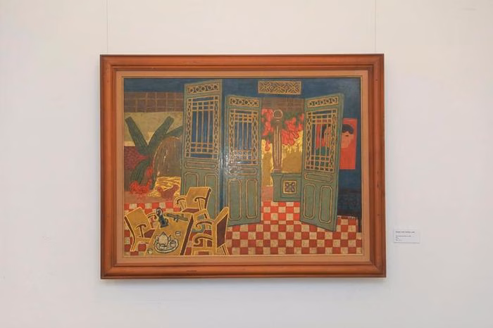 Những tác phẩm tiêu biểu Tranh sơn mài 'Từ trong nhà nhìn ra sân' của Phạm Viết Hồng Lam