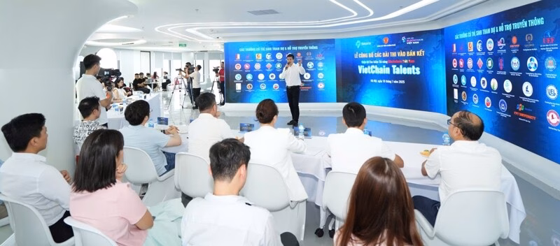 51 đội thi vào bán kết tìm kiếm tài năng Blockchain Việt Nam Ông Đỗ Văn Thuật, Giám đốc Giải pháp và Kiến trúc Blockchain của 1Matrix