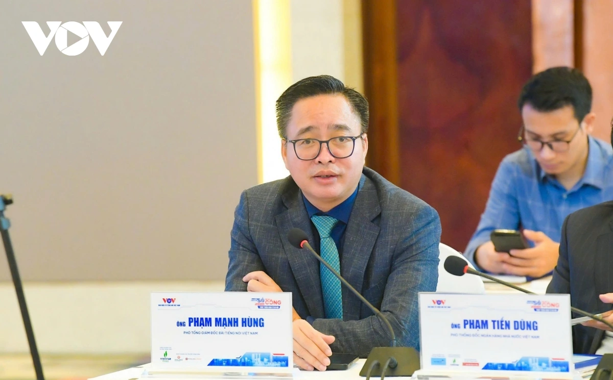 Chuyển đổi số – Nền nông nghiệp đổi mới từ những công nghệ hiện đại Phó Tổng Giám đốc Đài Tiếng nói Việt Nam Phạm Mạnh Hùng trao đổi ý kiến cùng các đại biểu tham gia diễn đàn.