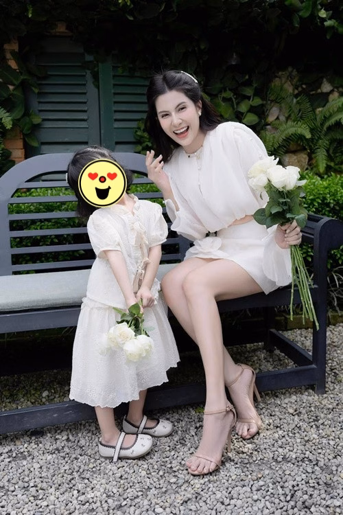 Bản năng của ba mẹ là bảo vệ con trẻ trước những sóng gió chứ không phải đưa bé vào câu chuyện ồn ào