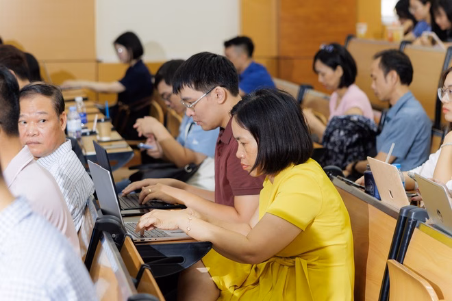 Đại học Y Hà Nội mở lớp đào tạo về AI cho 15.000 nhân viên y tế 15.000 nhân viên y tế Việt Nam được học AI để ứng dụng vào khám chữa bệnh, quản trị...- Ảnh 2.