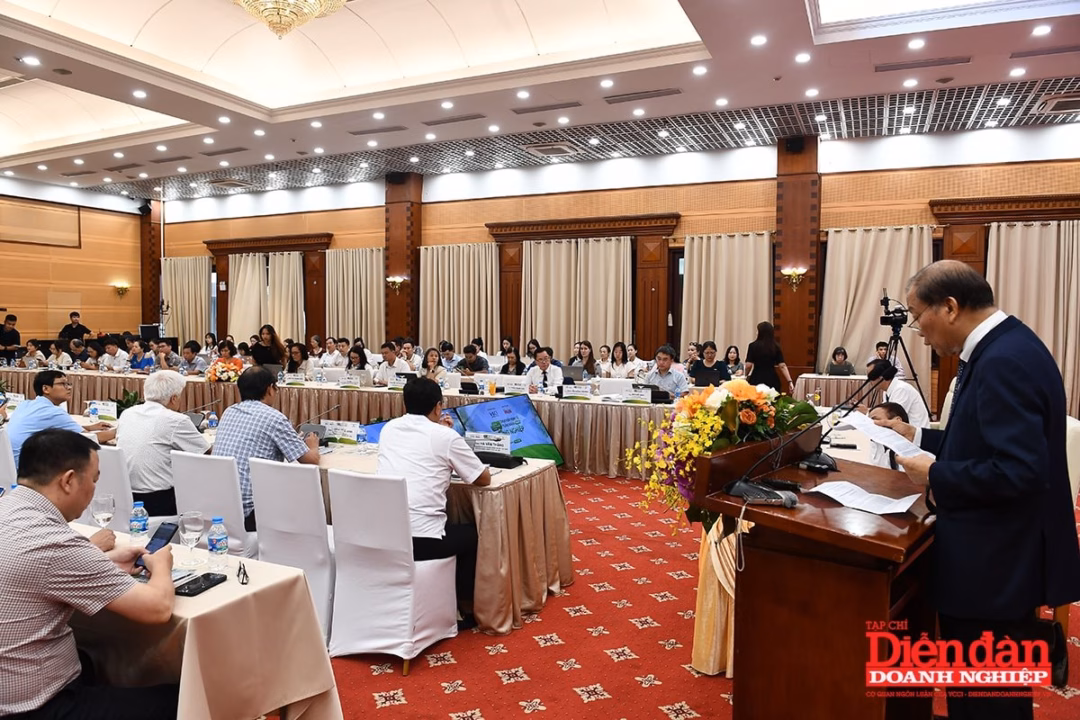 Lãnh đạo VCCI nhận định việc chuyển đổi sang mô hình kinh tế tuần hoàn trong nông nghiệp vẫn gặp những rào cản về đất đai, vốn cần sớm được tháo gỡ.
