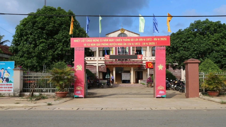Giải bài toán đầu tư công cho cán bộ dôi dư sau sáp nhập