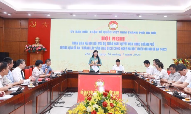 TS. Lê Văn Hoạt, Hội đồng tư vấn Dân chủ-Pháp luật góp ý tại hội nghị. Ảnh: VGP/TL