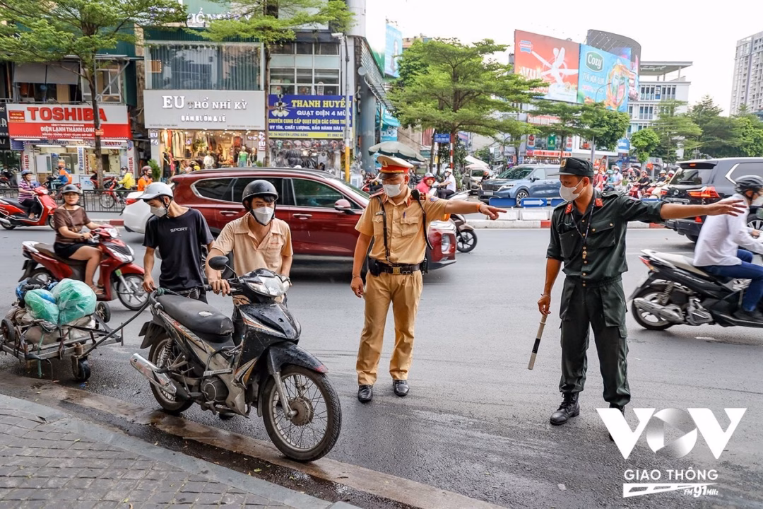 Hà Nội triển khai hệ thống camera AI xử phạt tự động để giảm tai nạn giao thông Hệ thống mắt thần Camera AI có khả năng xử lý vi phạm vượt trội, không ngoại lệ, công khai minh bạch.