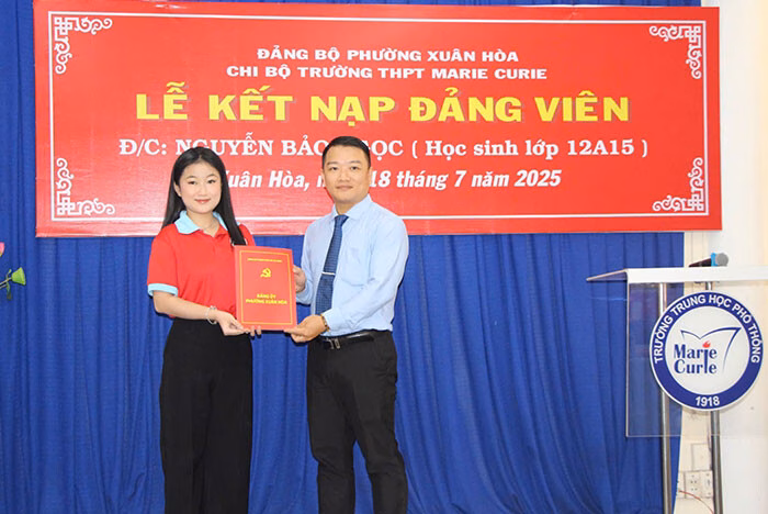 Học sinh TP.HCM hiến kế chăm sóc sức khỏe tinh thần Học sinh cần có nhiều hoạt động ngoại khóa và được phụ huynh đồng hành, chia sẻ