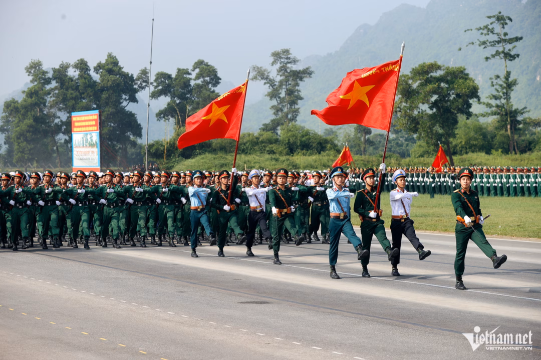 Hơn 15.600 người tập diễu binh, diễu hành kỷ niệm 80 năm Cách mạng tháng 8 và Quốc khánh 2/9 Khối Danh dự 3 quân chủng: Lục quân, Hải quân và Phòng không - Không quân