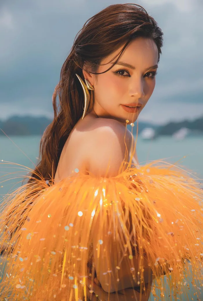 Những suy đoán, những bình luận, những “cuộc điều tra” của cư dân mạng có thể vô tình tạo ra áp lực không đáng có cho nghệ sĩ. (Ảnh FBNV)