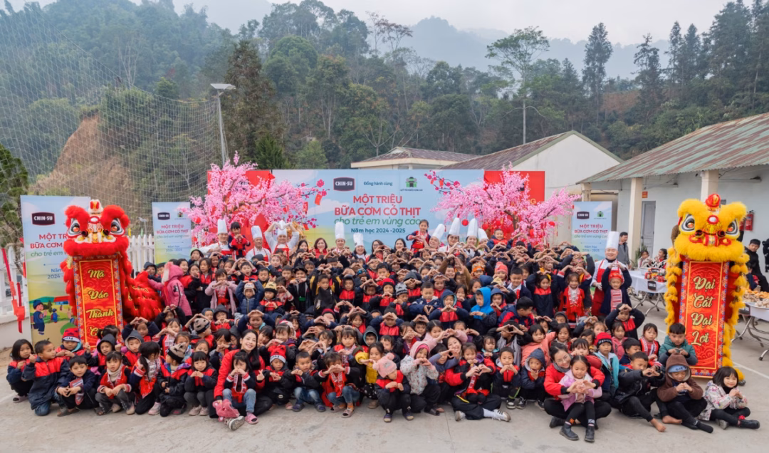 Masan vinh danh trong Top 50 doanh nghiệp phát triển bền vững năm 2025 Một triệu bữa cơm có thịt_ do CHIN-SU cùng Quỹ Trò nghèo Vùng cao thực hiện