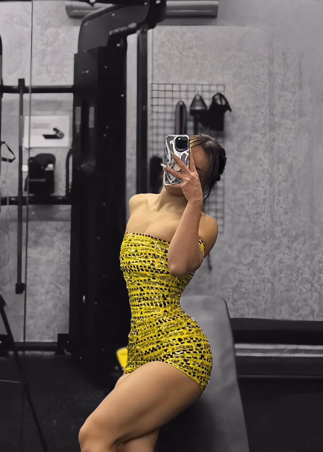 CĐM ngỡ ảnh AI, nữ gymer sở hữu vòng 3 gần một mét đọc hẳn địa chỉ cho ai muốn xem trực tiếp- Ảnh 8.