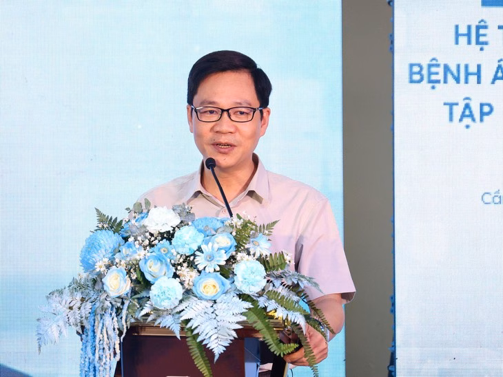 Thạc sĩ Nguyễn Bá Hùng, trưởng phòng chuyển đổi số, Trung tâm Thông tin y tế quốc gia, phát biểu tại sự kiện - Ảnh: H.M.