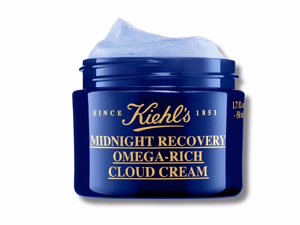 Tia Carrere chia sẻ bí quyết chăm sóc da và những câu chuyện fan gặp gỡ kỳ lạ The Hollywood actor swears by this cult skincare item. Picture: Kiehl’s