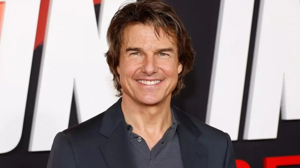 Tom Cruise hẹn hò Ana de Armas sau ánh mắt thân mật tại Tây Ban Nha