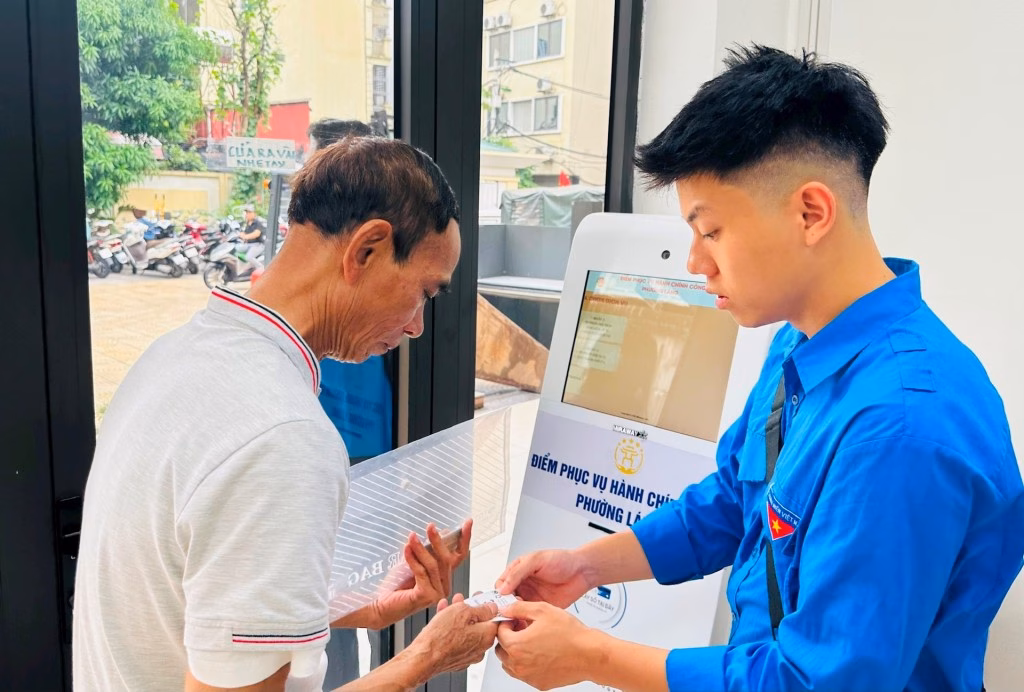 Tuổi trẻ Thủ đô thắp lên ngọn lửa tri thức trong thời kỳ số Chính quyền địa phương 2 cấp: Khi thanh niên làm "cầu nối" công nghệ