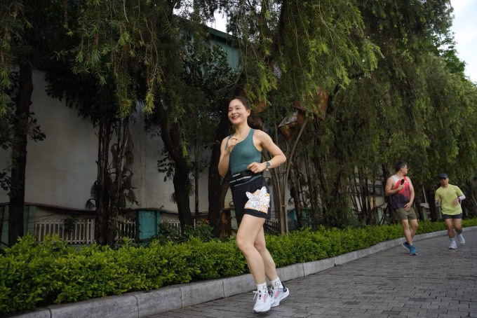 Bắt đầu tham gia các giải chạy từ đầu tháng 4, Lan Phương thường tự lái xe đến địa điểm tổ chức giải ở tỉnh rồi trở về với các con ngay sau khi hoàn thành thử thách.