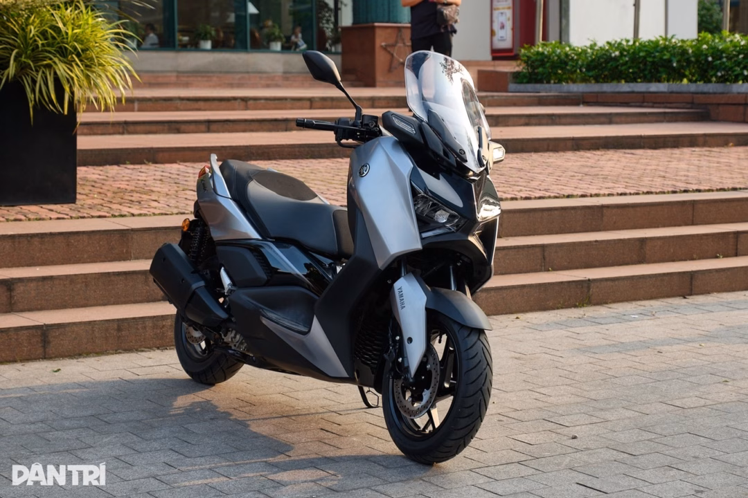 Honda ADV350 sắp ra mắt thị trường Việt, giá dự kiến 180 triệu đồng Yamaha XMAX 300 (Ảnh: Nguyễn Lâm).
