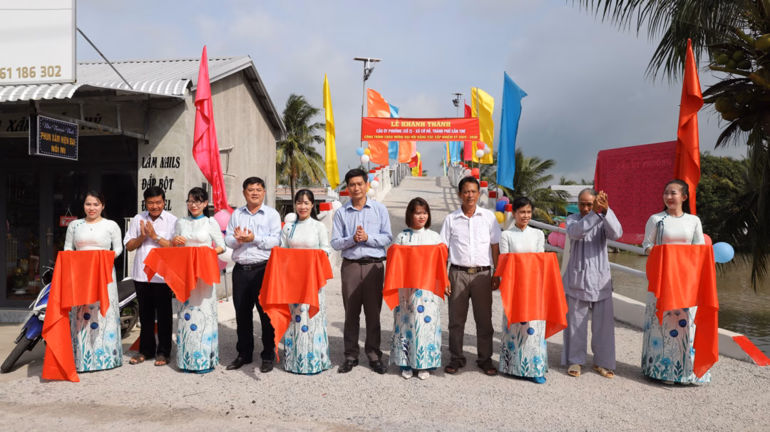 Thanh niên Đà Nẵng ra quân vệ sinh môi trường biển