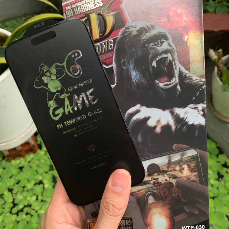 Tại sao cường lực nhám mờ lại là cứu cánh cho người dùng iPhone thích selfie?