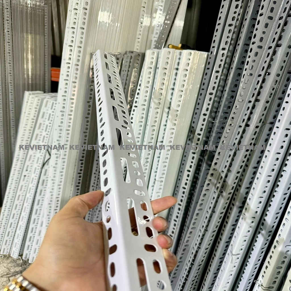 Lắp Ghép Thanh Sắt V Lỗ Dễ Dàng Như Thế Nào Với Combo 4 Thanh Sắt Đa Năng Dài 100-200cm?