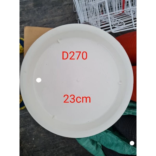 Tại Sao Khay Đĩa Nhựa Trắng Lại Là Giải Pháp Cứu Cánh Cho Không Gian Bếp Hẹp Của Bạn