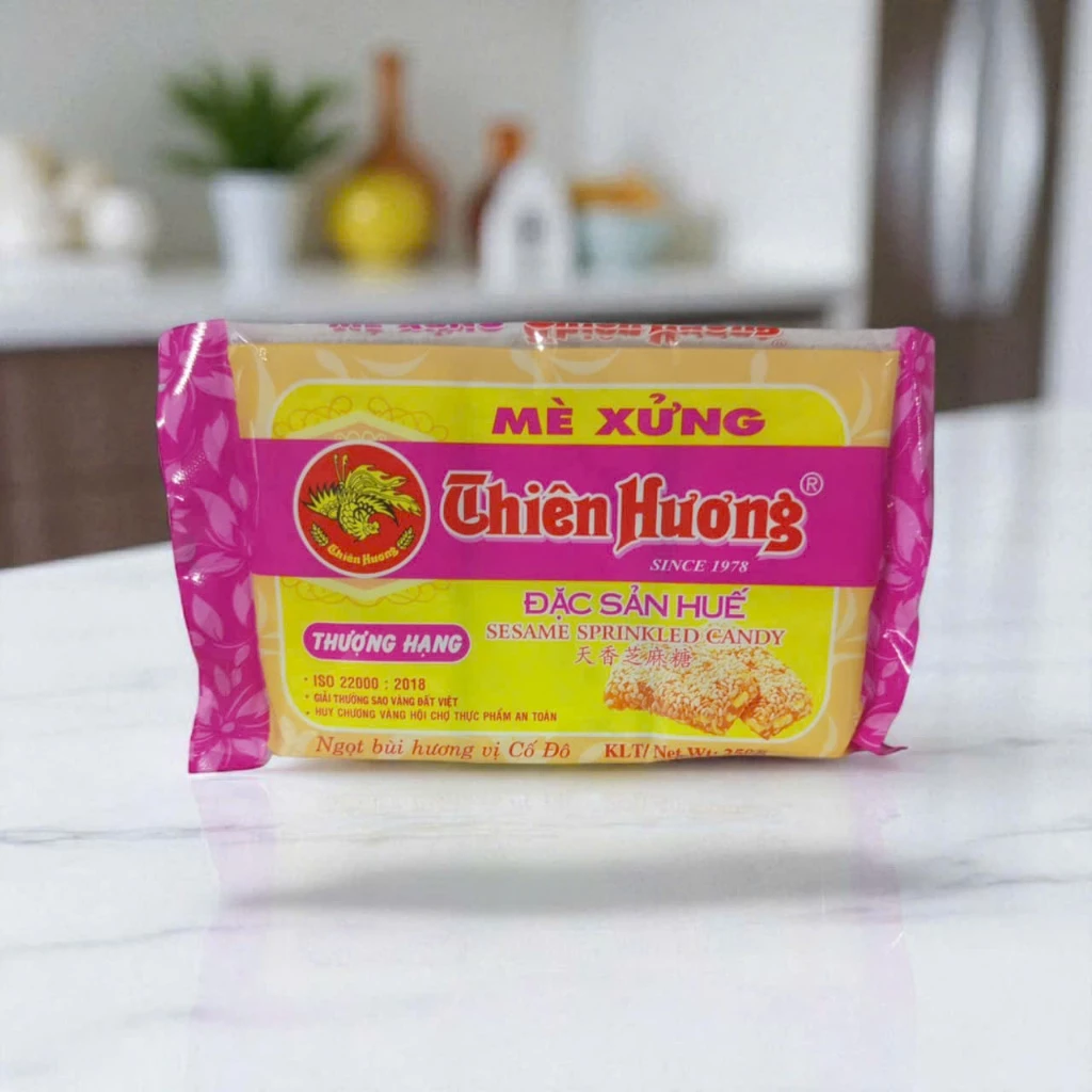 Mè xửng Huế mềm nhưng không mềm đến mức dễ hỏng, bí quyết bảo quản để giữ độ dẻo chuẩn Thiên Hương