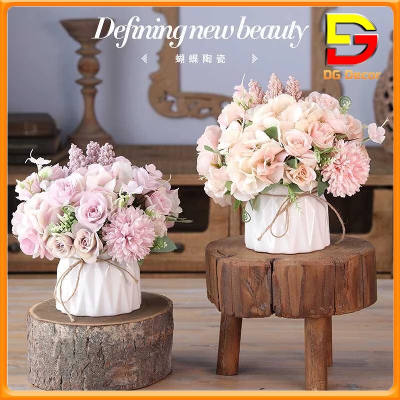 Tại Sao Lọ Hoa Mini Để Bàn Trở Thành Bí Quyết Trang Trí Không Gian Làm Việc Và Nhà Cửa?