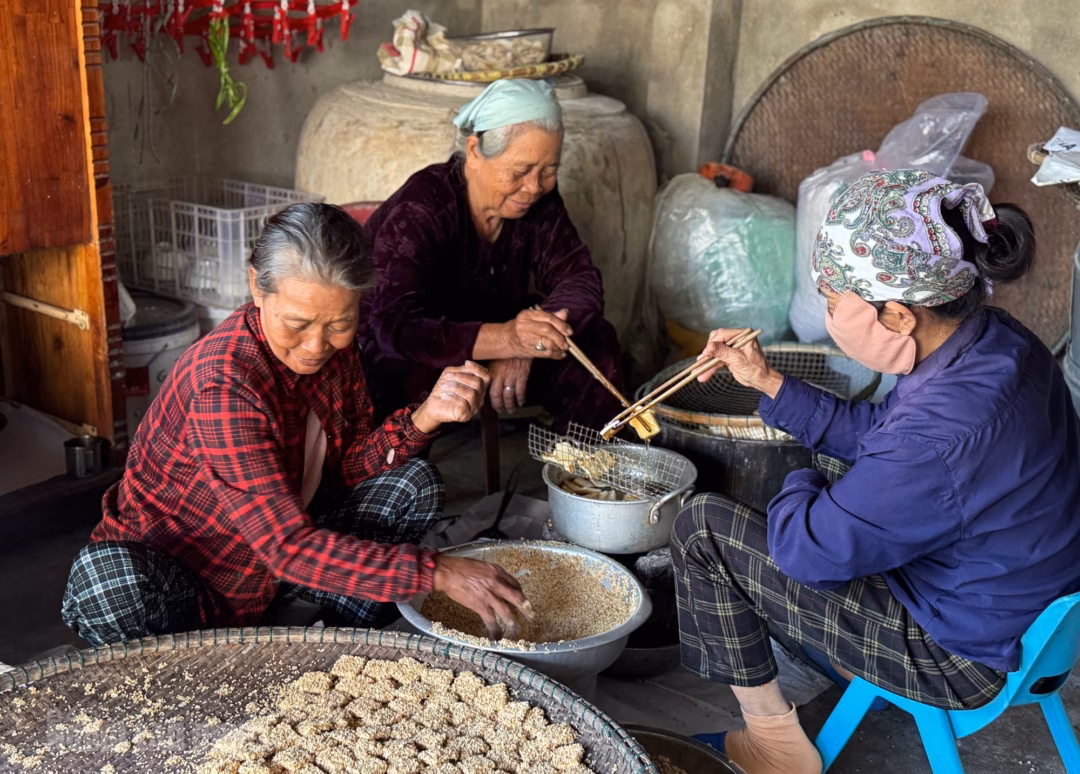 B&aacute;nh kh&ocirc; m&egrave; được đ&oacute;ng g&oacute;i để xuất khẩu v&agrave; l&agrave;m qu&agrave; tặng