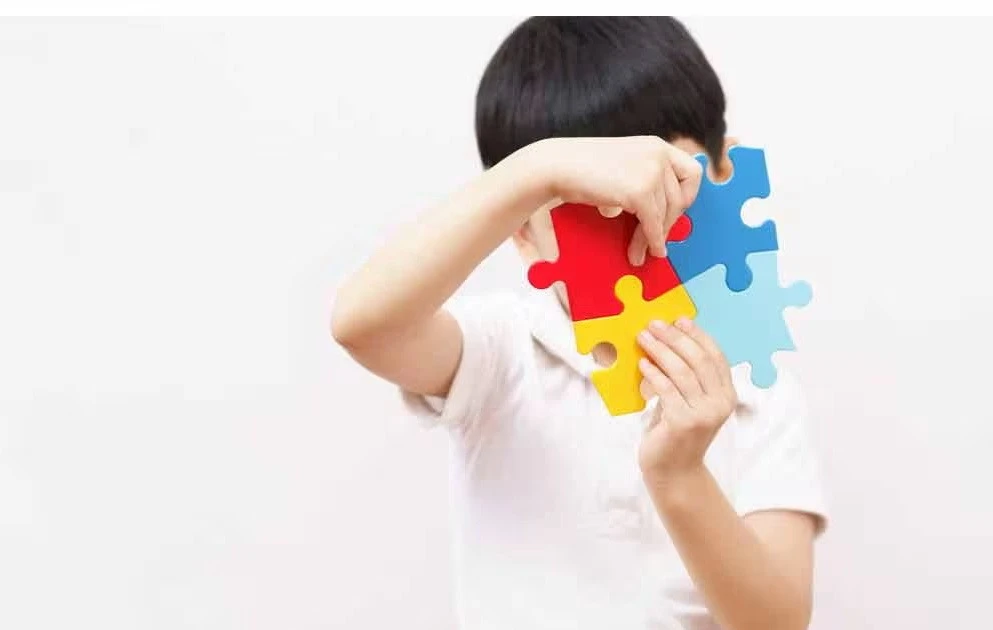 Bộ gene thiết yếu cho não: khám phá cơ chế sinh học tự kỷ