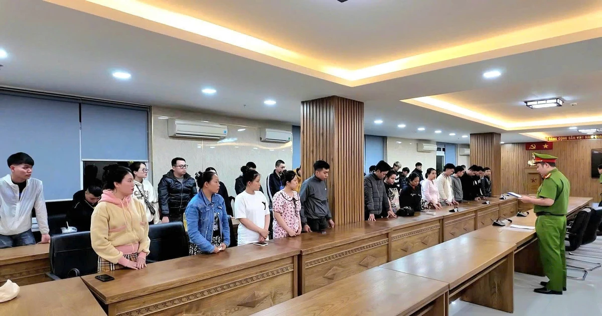 Cảnh sát Đà Nẵng phá đường dây bán tài khoản ngân hàng xuyên biên giới, bắt 35 nghi phạm