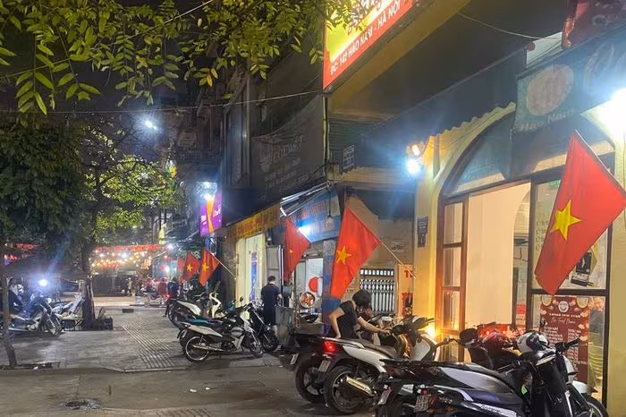 Đêm Hà Nội gọn gàng: Cải thiện trật tự đô thị tại nút giao Hào Nam – Vũ Thạnh