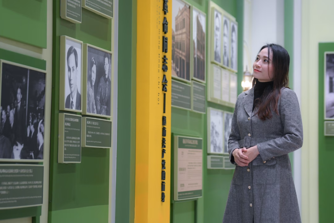 Đo&agrave;n &ldquo;H&agrave;nh tr&igrave;nh hữu nghị Việt‑Trung&rdquo; tại Trụ sở Hội Việt Nam C&aacute;ch mạng Thanh ni&ecirc;n