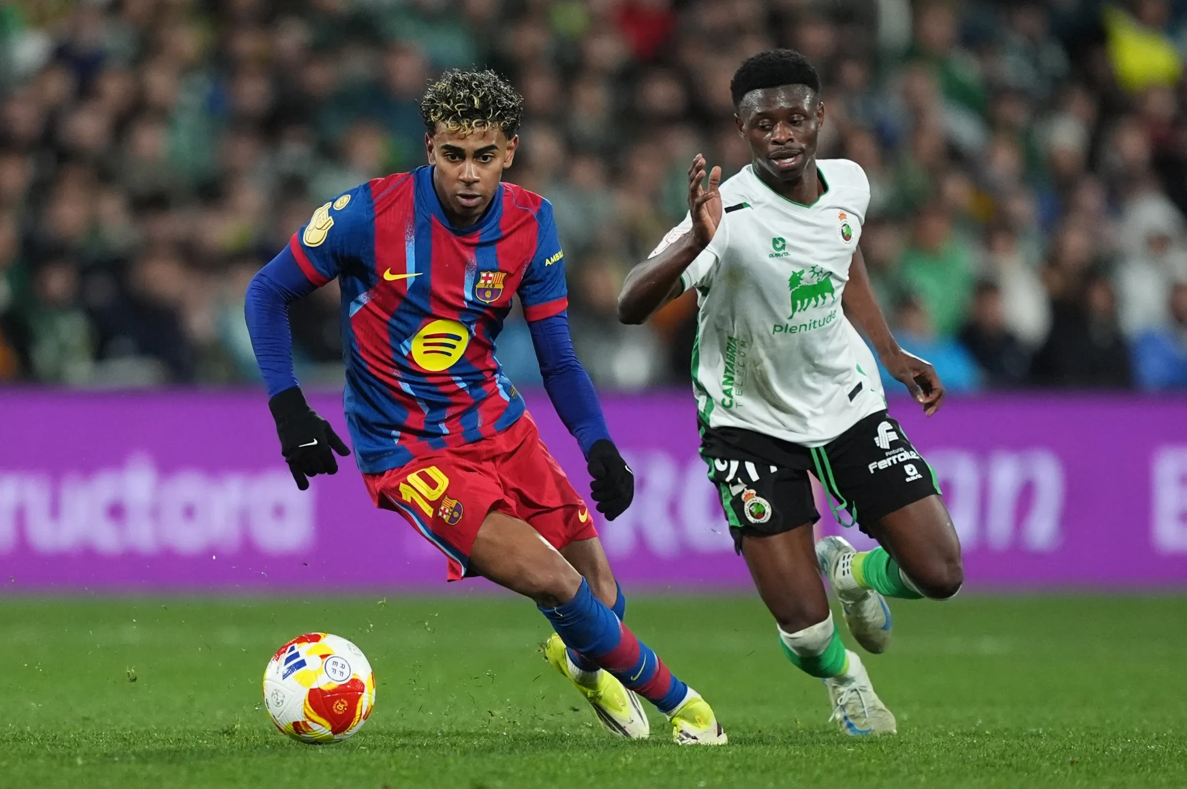 Lamine Yamal ghi b&agrave;n quyết định, Barcelona thắng 2-0