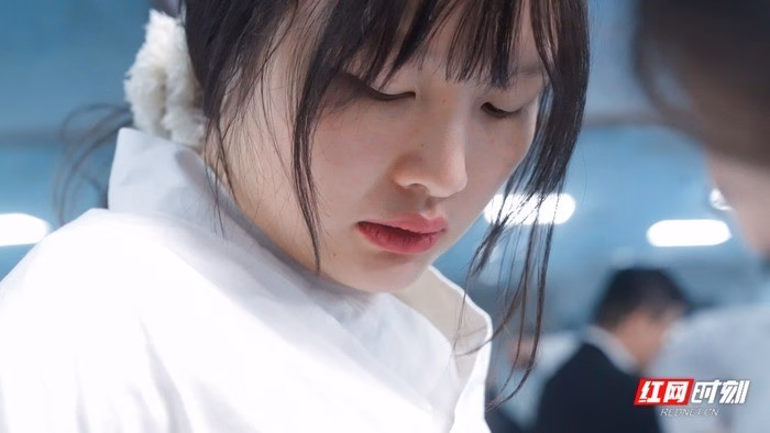 Lưu Hỷ Mỹ vượt qua thảm kịch v&agrave; trở th&agrave;nh c&ocirc; g&aacute;i lạc quan