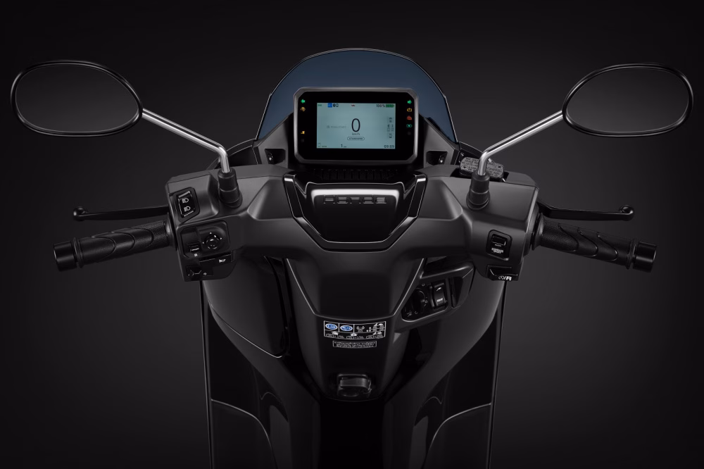 M&agrave;n h&igrave;nh TFT 5 inch của Honda UC3