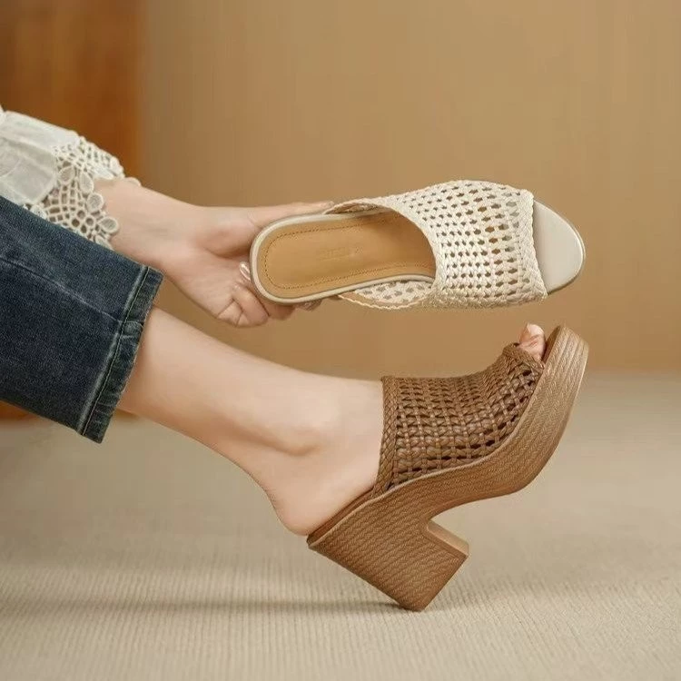 Làm thế nào để chọn giày cao gót mũi tròn phù hợp với dáng chân và không gây đau chân?