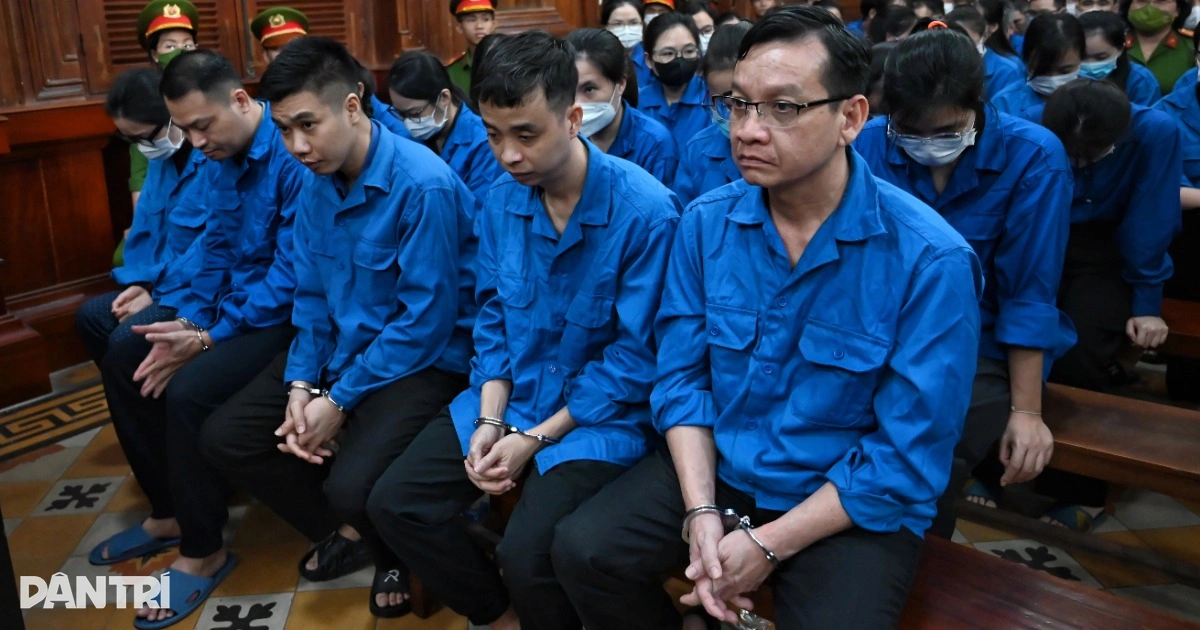 Xét xử 100 bị cáo: Bóc trần vụ làm giả hàng trăm nghìn phiếu kiểm nghiệm