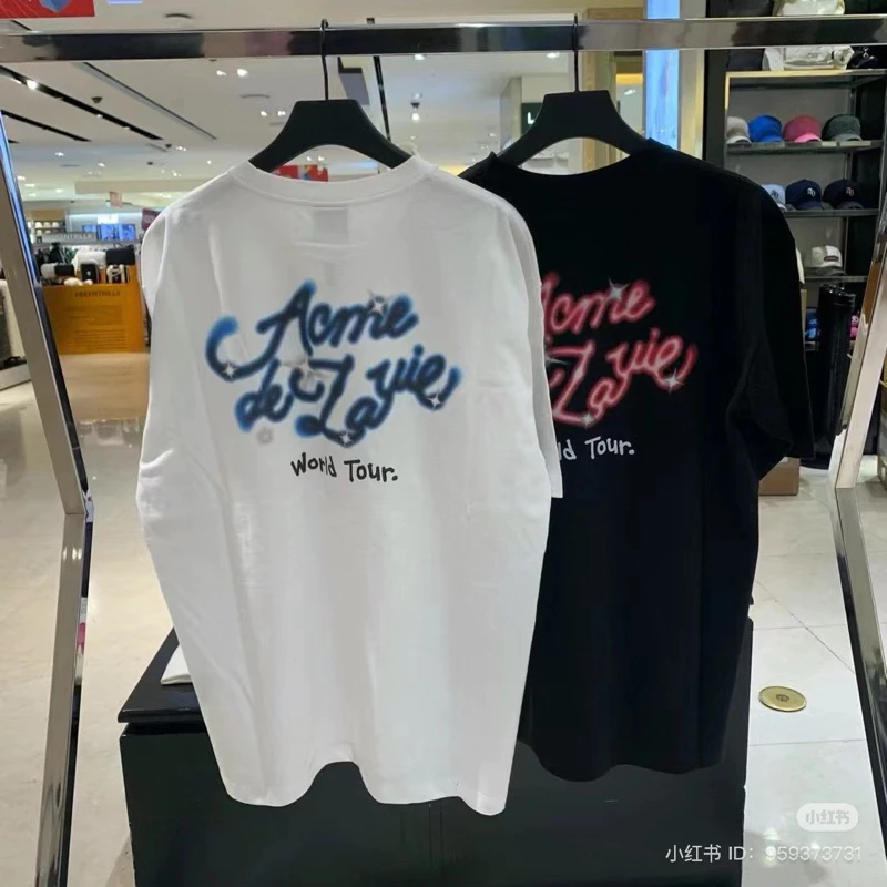 Logo in trên áo thun mất sắc nhanh hơn mong đợi sau vài lần giặt