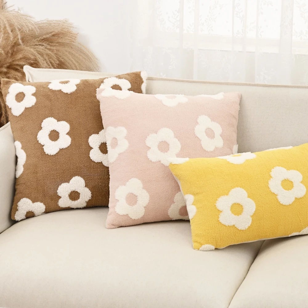 Trong môi trường văn phòng, vỏ gối tựa lưng sang trọng thường làm người dùng quên kiểm tra độ thoải mái thực sự