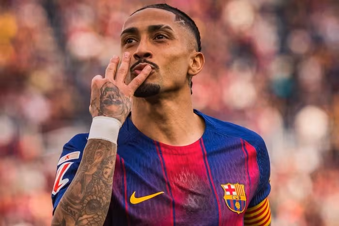 Hat-trick Raphinha: Barca ‘Hủy Diệt’ Sevilla, Vị Thế Độc Cô Cầu Bại La Liga