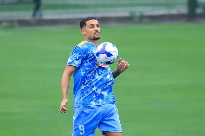 Hội Quân ĐT Việt Nam: Hai Thái Cực Trái Ngược Của Hoàng Hên và Xuân Son