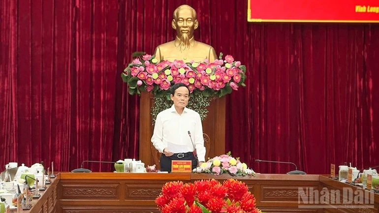 Phân Tích Sâu: Đoàn Giám Sát Bộ Chính Trị Làm Việc Tại Vĩnh Long